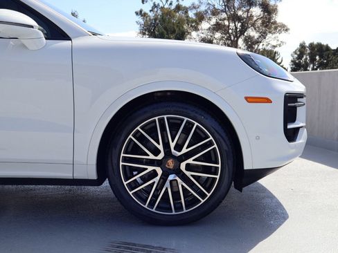 New 2026 Porsche Cayenne Coupe image 11