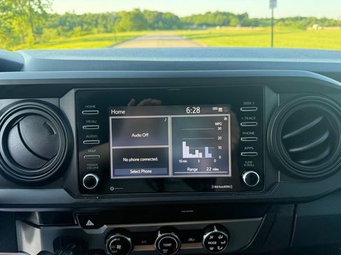 Used 2022 Toyota Tacoma SR w/ SR Convenience Package RWD image 33