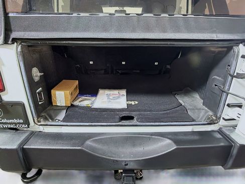 Used 2017 Jeep Wrangler Unlimited Rubicon w/ Cold Weather Group image 27