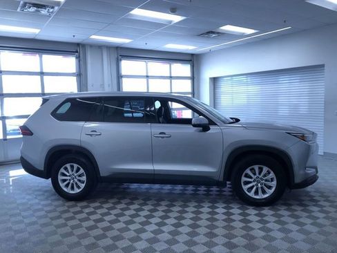 Used 2025 Toyota Grand Highlander AWD image 38