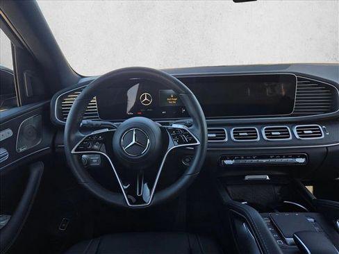 Certified 2025 Mercedes-Benz GLS 450 4MATIC image 17