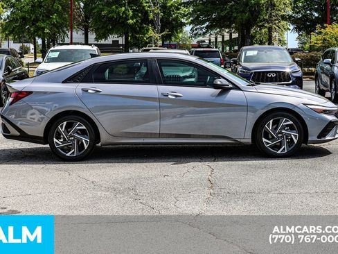 Used 2025 Hyundai Elantra Sport image 10