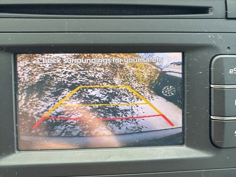 Used 2016 Kia Sedona EX image 27