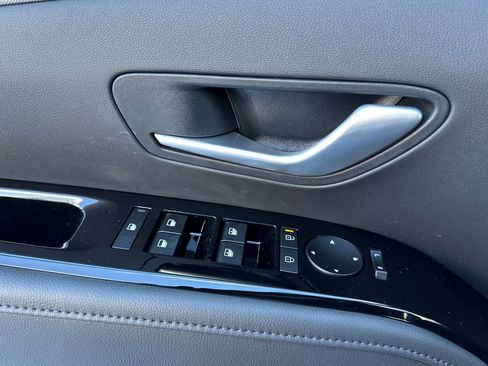 Certified 2025 Hyundai Santa Cruz SEL image 12