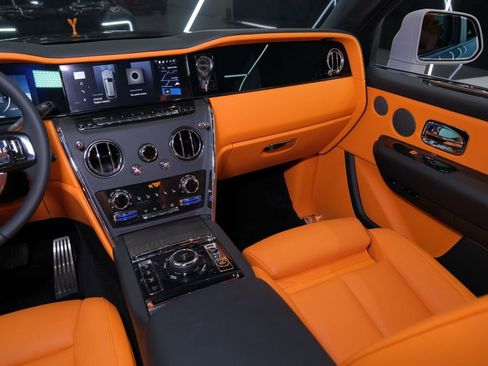 Used 2026 Rolls-Royce Cullinan AWD/4WD image 64