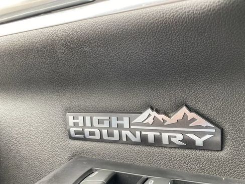 Used 2022 Chevrolet Silverado 1500 High Country w/ Technology Package image 42