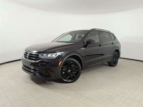 Used 2022 Volkswagen Tiguan SE R-Line FWD image 1