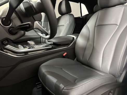 Used 2025 Audi Q8 Premium Plus w/ Premium Plus Package image 26