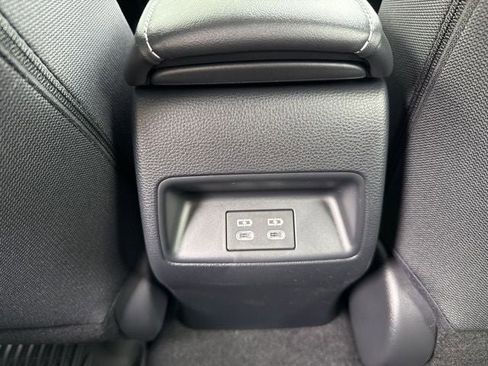 Used 2025 Toyota Corolla SE w/ SE Package image 13