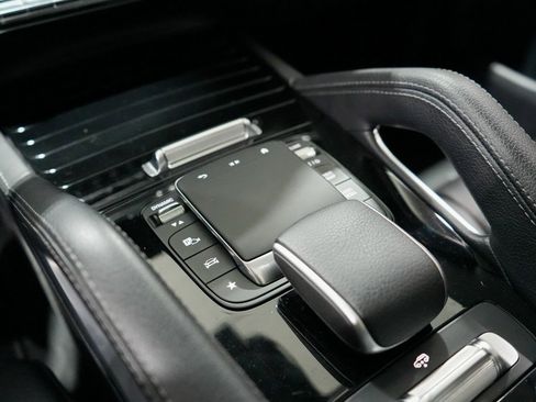 Used 2024 Mercedes-Benz GLS 450 4MATIC image 19