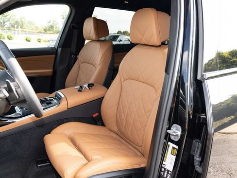 Used 2025 BMW X7 xDrive40i w/ M Sport Package AWD/4WD image 23