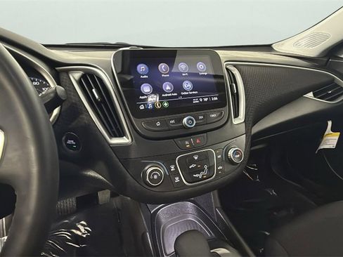 Certified 2025 Chevrolet Malibu RS image 19