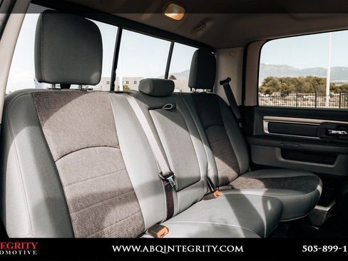 Used 2018 RAM 2500 SLT AWD/4WD image 46
