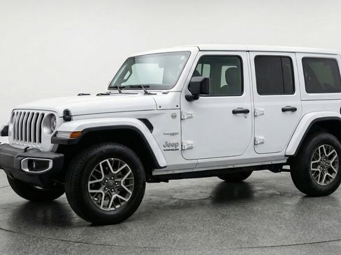 Used 2025 Jeep Wrangler Sahara AWD/4WD image 3