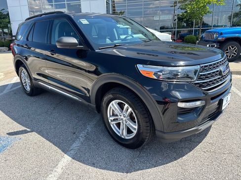 Used 2024 Ford Explorer XLT w/ Equipment Group 202A AWD/4WD image 6