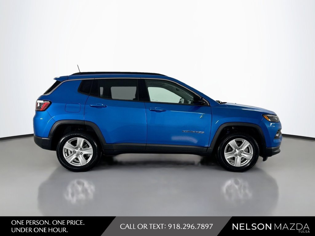 Used 2022 Jeep Compass Latitude w/ Sun and Sound Group AWD/4WD image 4