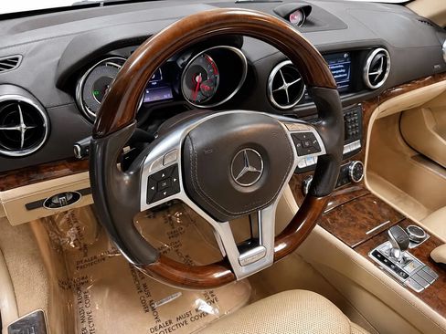 Used 2013 Mercedes-Benz SL 550 image 10