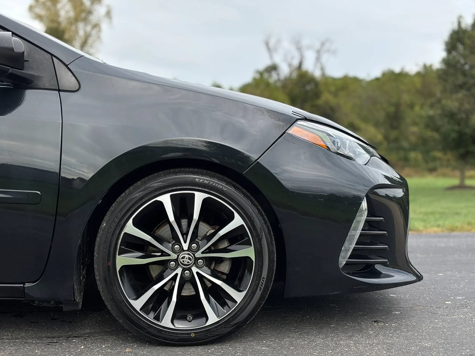 Used 2017 Toyota Corolla SE w/ Carpet Mat Package (TMS) FWD image 11