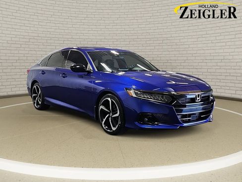 Used 2022 Honda Accord Sport image 3