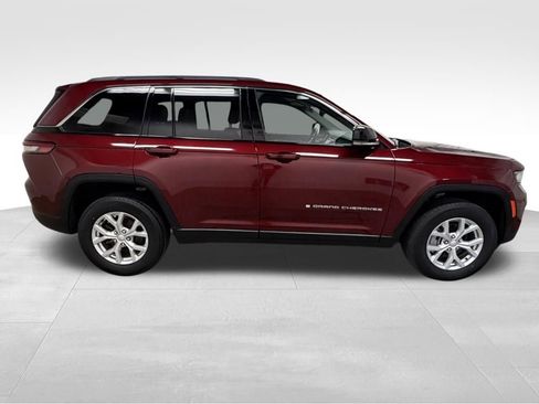 Used 2023 Jeep Grand Cherokee Limited AWD/4WD image 10