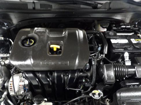 Used 2021 Kia Forte LXS FWD image 19