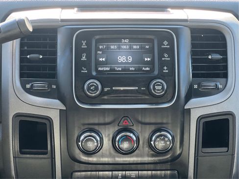 Used 2015 RAM 1500 Express w/ Popular Equipment Group image 4