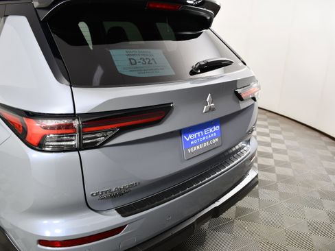 Used 2026 Mitsubishi Outlander AWD image 15