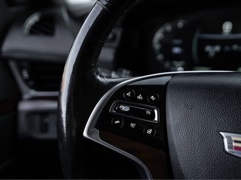 Used 2018 Cadillac Escalade Luxury image 10