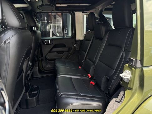 Used 2021 Jeep Wrangler Unlimited Sahara AWD/4WD image 27