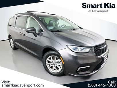 Used 2022 Chrysler Pacifica Touring-L