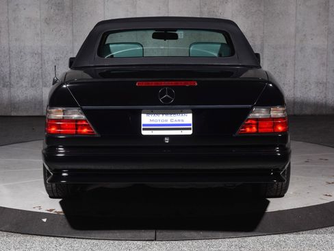 Used 1995 Mercedes-Benz E 320 Convertible image 32