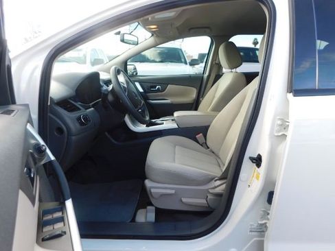 Used 2013 Ford Edge SE image 10