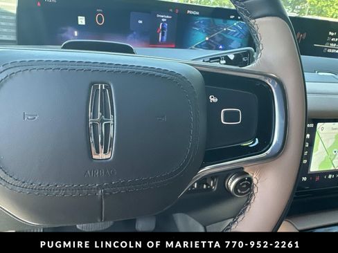 New 2026 Lincoln Navigator Black Label AWD/4WD image 18