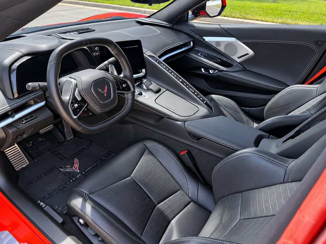 Used 2021 Chevrolet Corvette Stingray Premium Cpe w/ Z51 Performance Package RWD image 15