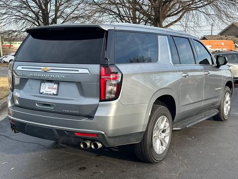 Used 2024 Chevrolet Suburban Premier image 3
