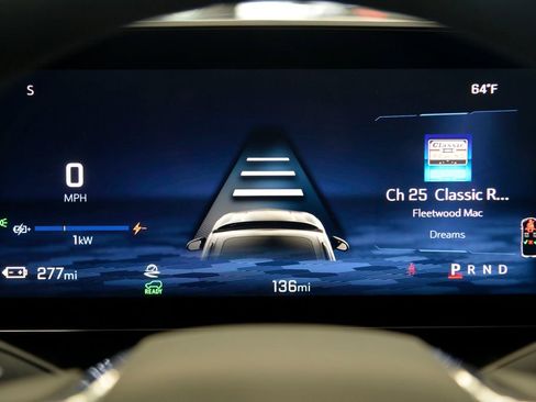 Used 2025 Chevrolet Equinox EV LT FWD image 21