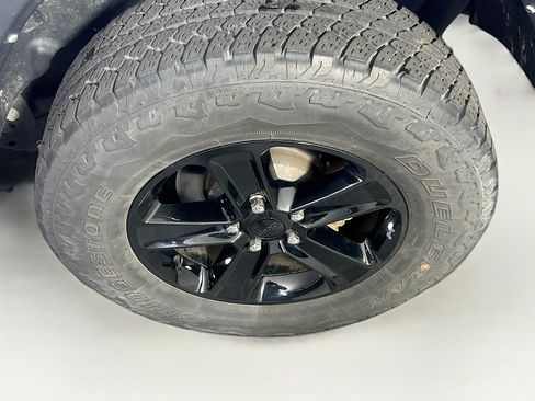 Used 2023 Jeep Wrangler Unlimited Sahara AWD/4WD image 30