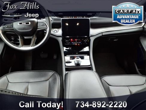 Used 2024 Jeep Grand Cherokee Limited image 13