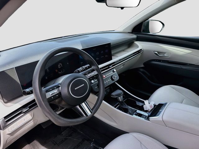 Used 2025 Hyundai Tucson SE FWD image 9