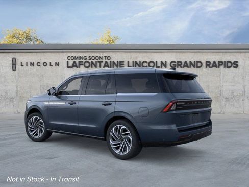 New 2026 Lincoln Navigator Reserve image 4