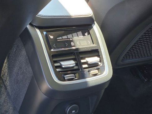 Used 2023 Volvo XC90 T8 Core image 26