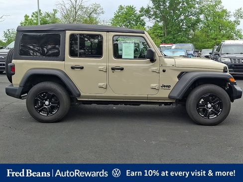 Used 2022 Jeep Wrangler Unlimited Sport AWD/4WD image 16