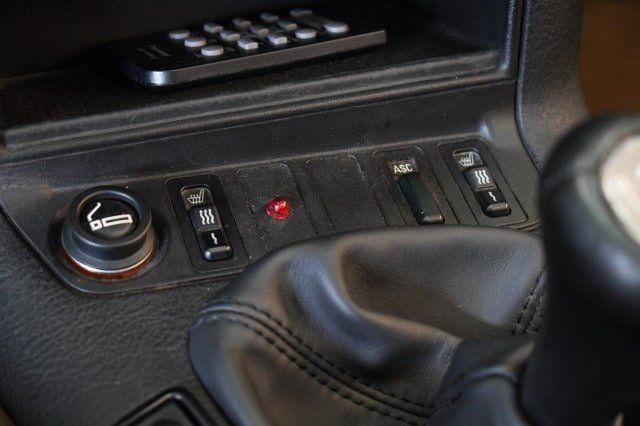 Used 1996 BMW 318i Convertible RWD image 26