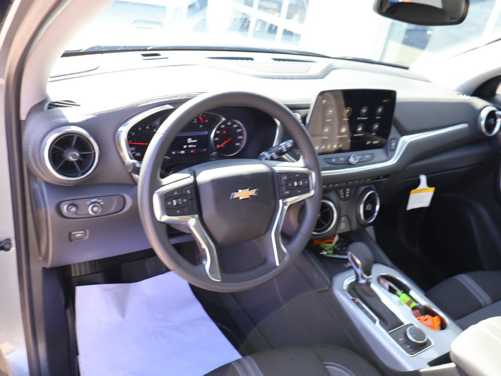 New 2026 Chevrolet Blazer LT w/ Convenience Package AWD/4WD image 23