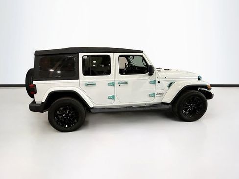 Used 2018 Jeep Wrangler Unlimited Sahara image 5