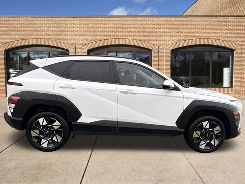 Certified 2025 Hyundai Kona SEL AWD/4WD image 2