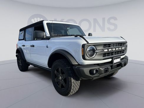 Used 2024 Ford Bronco Black Diamond image 10