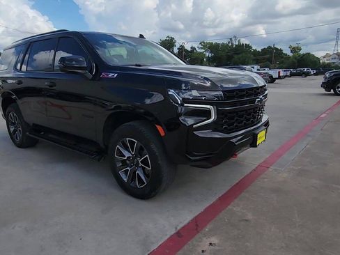 Used 2024 Chevrolet Tahoe Z71 w/ Luxury Package AWD/4WD image 2