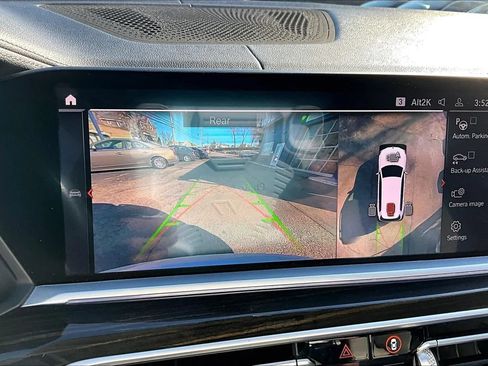 Used 2021 BMW X7 xDrive40i w/ Parking Assistance Package AWD/4WD image 19