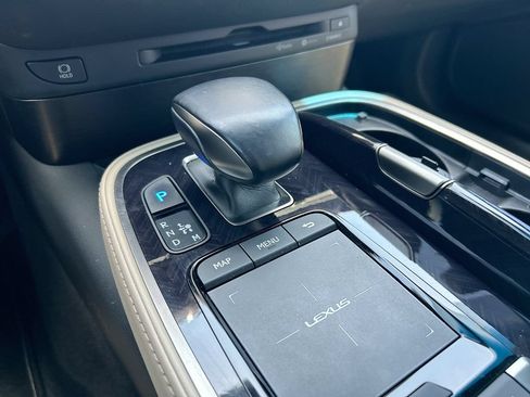 Used 2022 Lexus LS 500 w/ Interior Upgrade Package RWD image 3